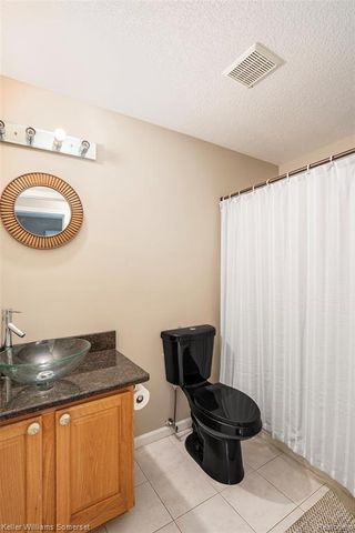 285 Indian Lake Road, Oxford, MI 48371