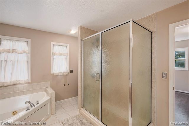 285 Indian Lake Road, Oxford, MI 48371