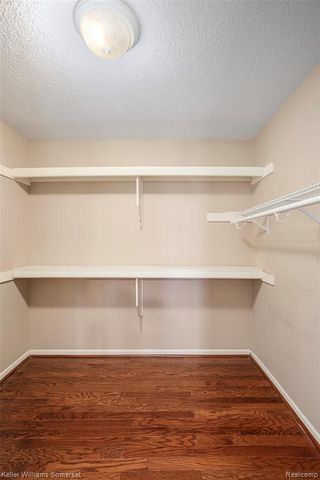 285 Indian Lake Road, Oxford, MI 48371