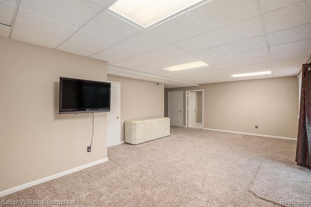 285 Indian Lake Road, Oxford, MI 48371