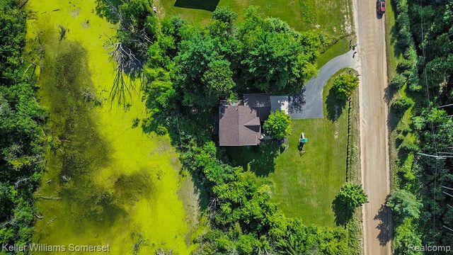 285 Indian Lake Road, Oxford, MI 48371