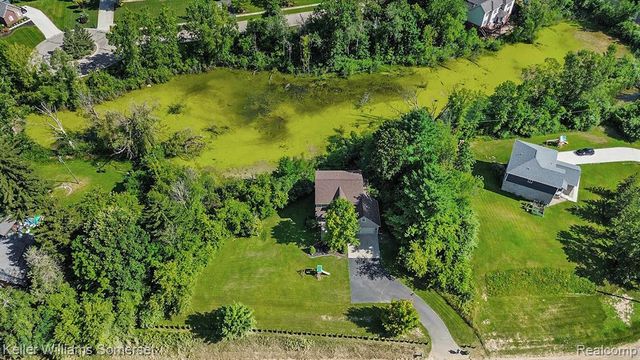 285 Indian Lake Road, Oxford, MI 48371