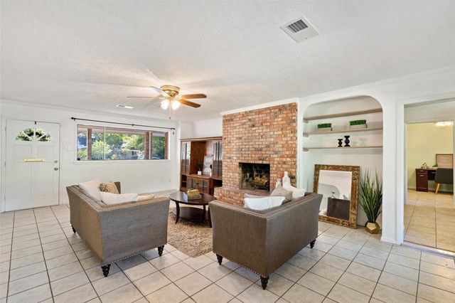 9214 Bronco Drive, Houston, TX 77055