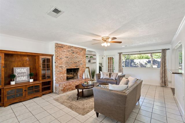 9214 Bronco Drive, Houston, TX 77055
