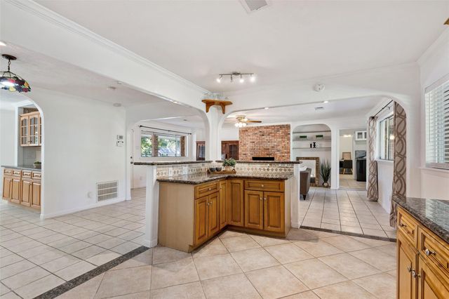 9214 Bronco Drive, Houston, TX 77055
