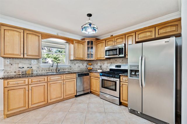 9214 Bronco Drive, Houston, TX 77055