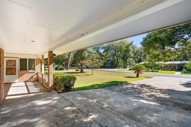 9214 Bronco Drive, Houston, TX 77055