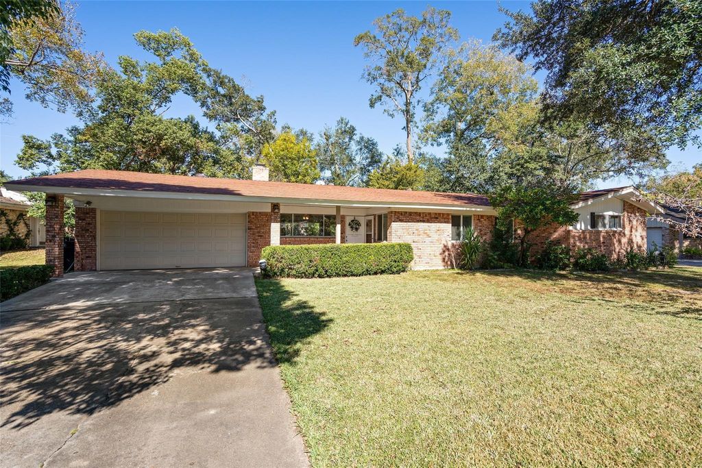 9214 Bronco Drive, Houston, TX 77055