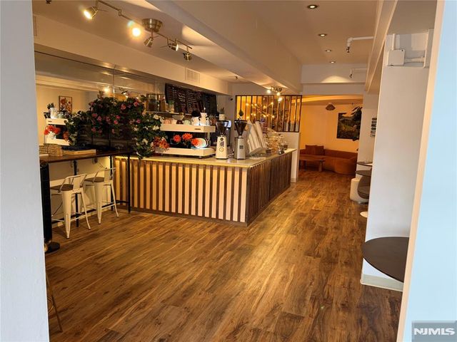 230 Main Street, Fort Lee, NJ 07024