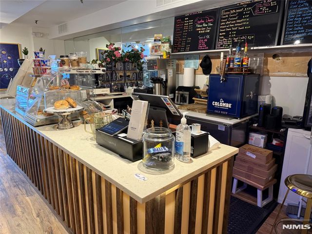 230 Main Street, Fort Lee, NJ 07024