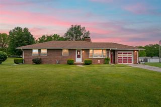407 E Van Buren Street, Gobles, MI 49055