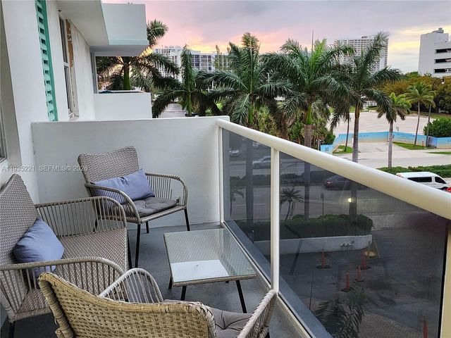 3725 S Ocean Drive 425, Hollywood, FL 33019