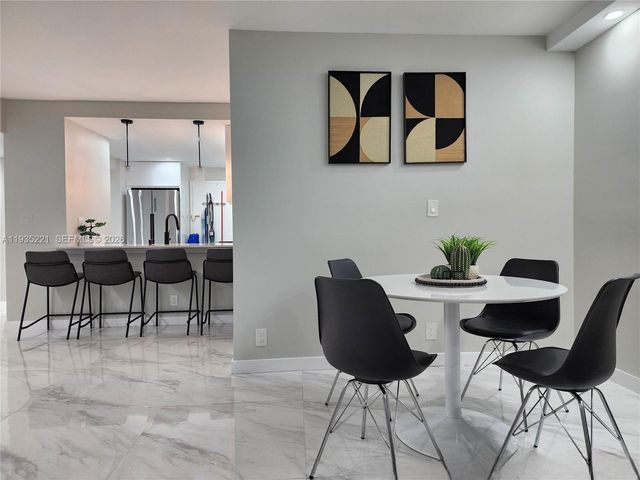 3725 S Ocean Drive 425, Hollywood, FL 33019