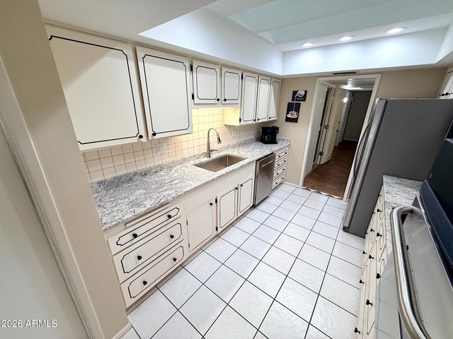 12702 W ASHWOOD Drive, Sun City West, AZ 85375