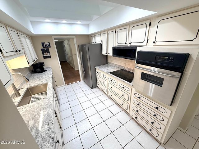 12702 W ASHWOOD Drive, Sun City West, AZ 85375