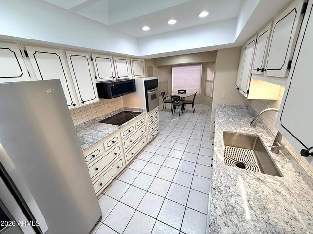 12702 W ASHWOOD Drive, Sun City West, AZ 85375