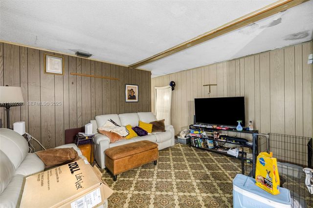 4510 NW 33rd Avenue, Miami, FL 33142