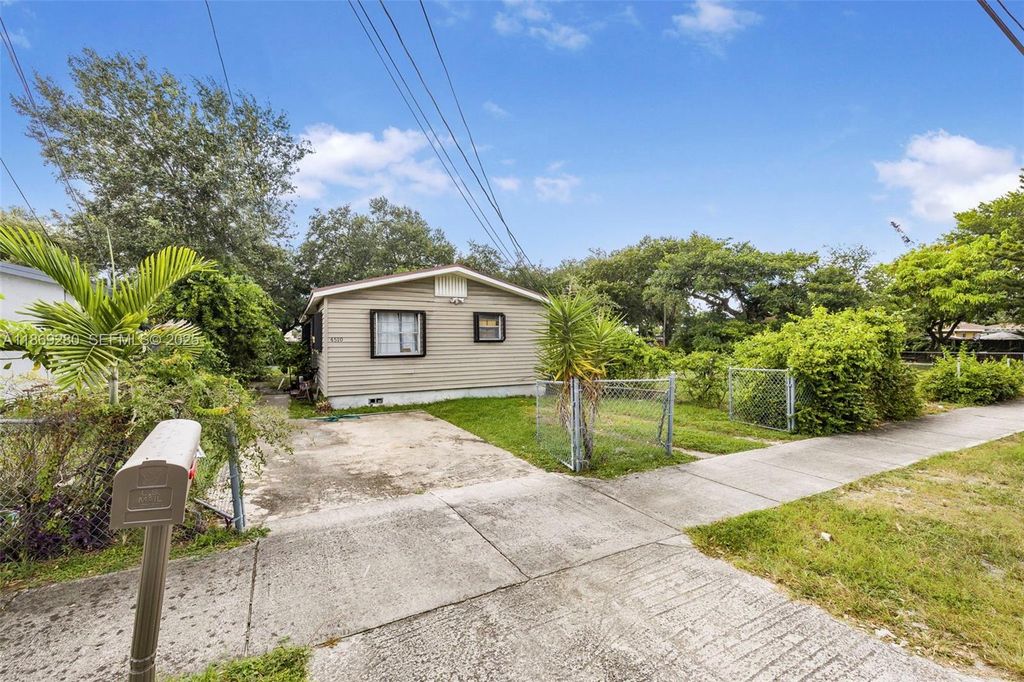 4510 NW 33rd Avenue, Miami, FL 33142