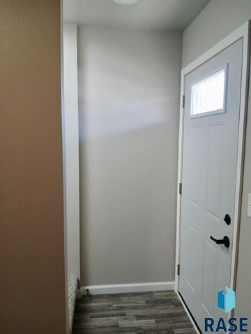 3412 N 10th Ave Avenue, Sioux Falls, SD 57104