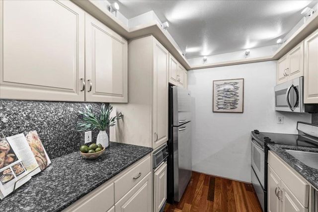 101 Alma Street 908, Palo Alto, CA 94301