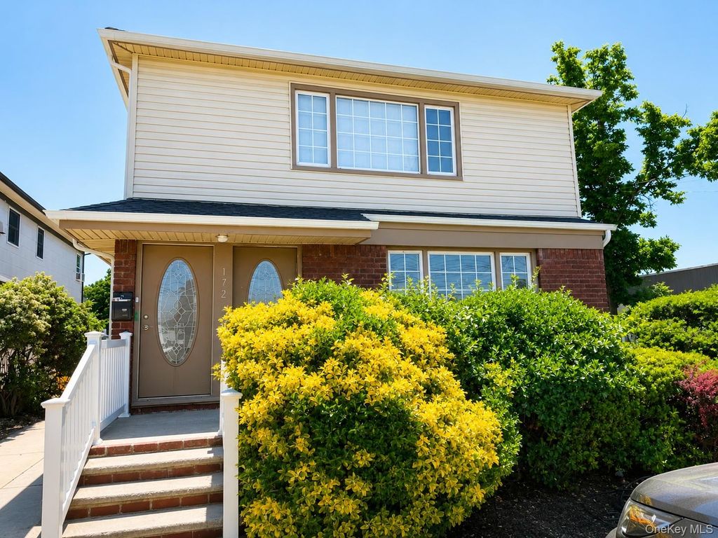 1723 Broadway, Hewlett, NY 11557