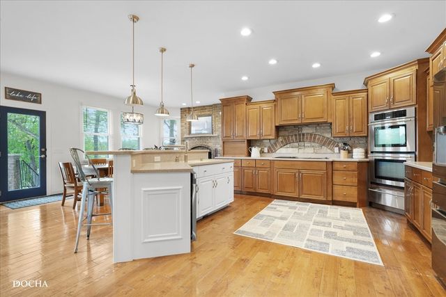 703 Glenda Court, Sandwich, IL 60548
