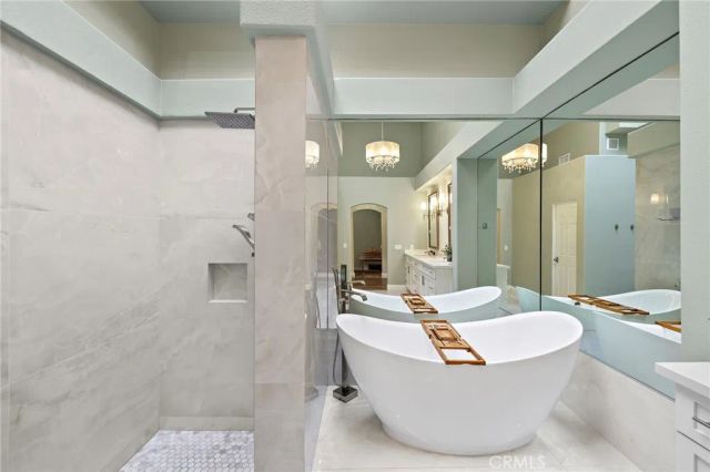 5 Northampton Court, Newport Beach, CA 92660