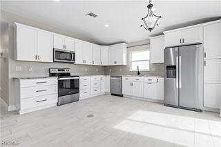 606 SE 2nd TER, Cape Coral, FL 33990