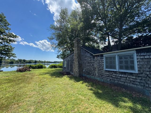 56 Lakeside Ave, Dartmouth, MA 02747