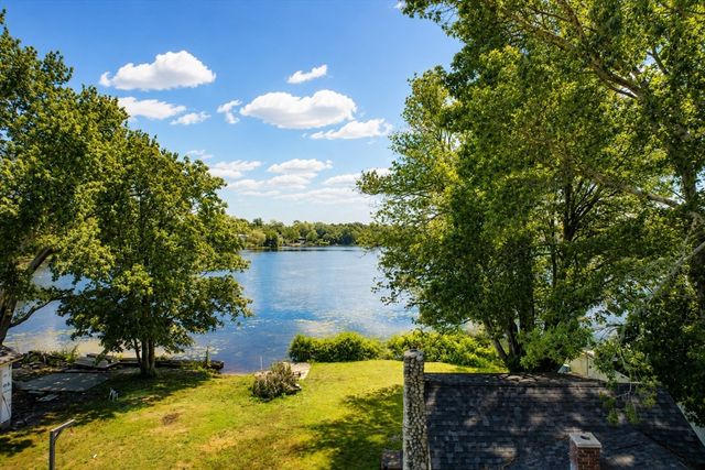 56 Lakeside Ave, Dartmouth, MA 02747