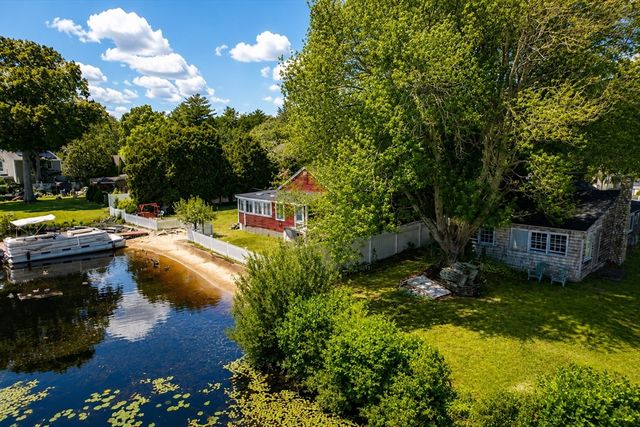 56 Lakeside Ave, Dartmouth, MA 02747