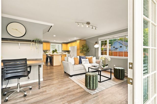 20818 Royal Anne Road, Bothell, WA 98021