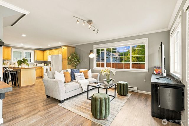 20818 Royal Anne Road, Bothell, WA 98021