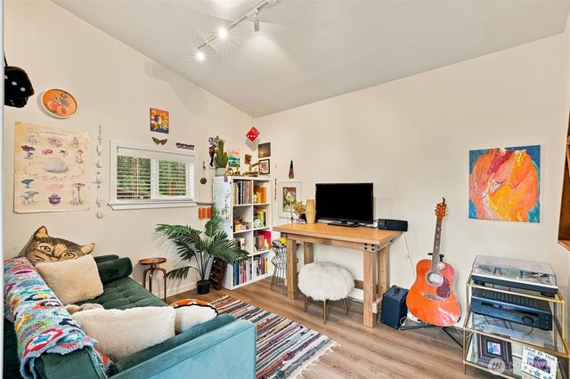 20818 Royal Anne Road, Bothell, WA 98021