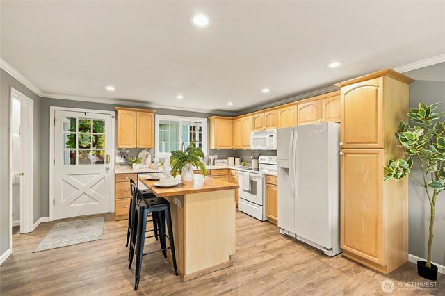20818 Royal Anne Road, Bothell, WA 98021