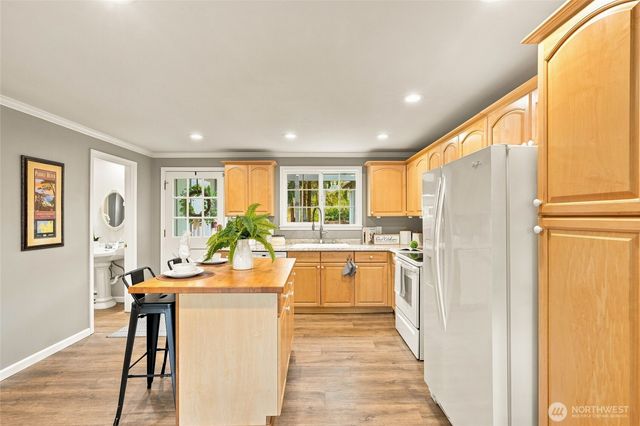 20818 Royal Anne Road, Bothell, WA 98021
