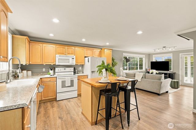 20818 Royal Anne Road, Bothell, WA 98021