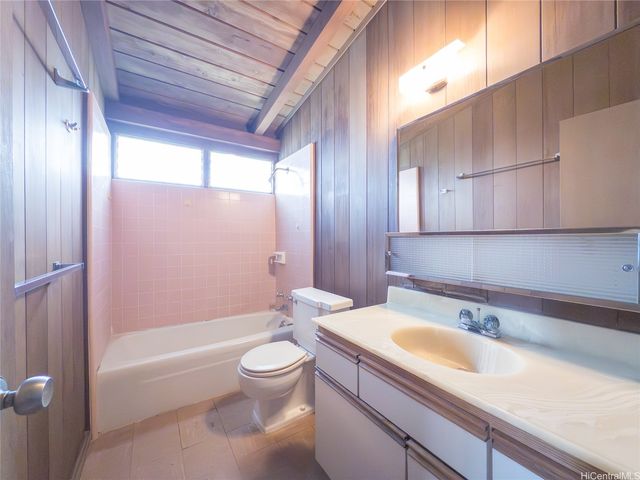 2347 Komo Mai Drive, Pearl City, HI 96782