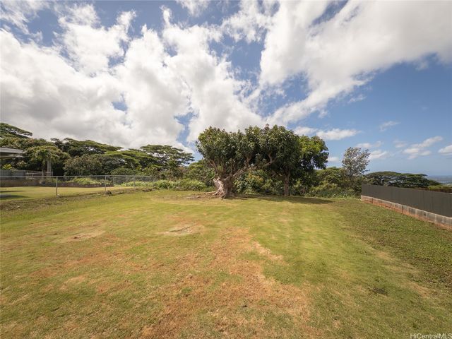 2347 Komo Mai Drive, Pearl City, HI 96782