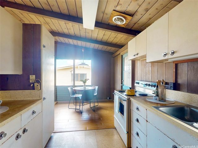 2347 Komo Mai Drive, Pearl City, HI 96782