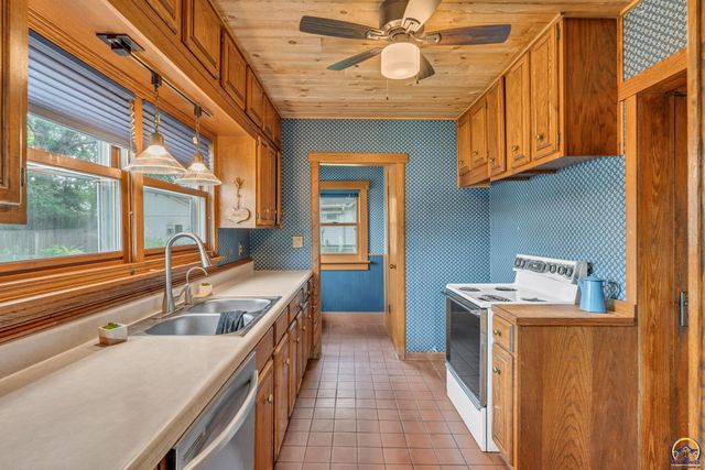 3324 SW Front St, Topeka, KS 66606
