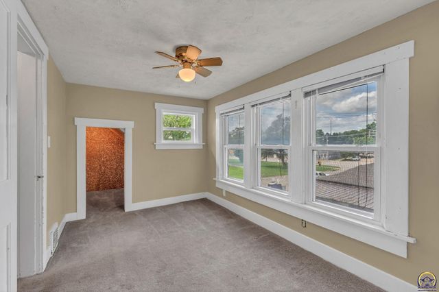 3324 SW Front St, Topeka, KS 66606