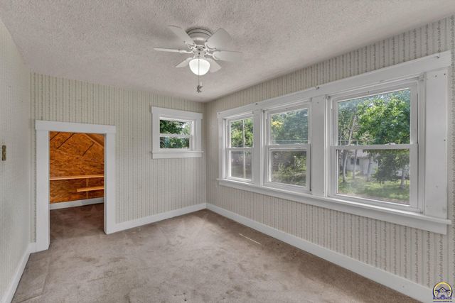 3324 SW Front St, Topeka, KS 66606