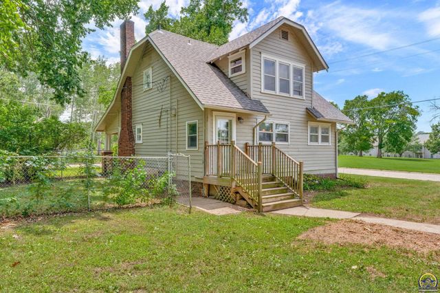 3324 SW Front St, Topeka, KS 66606