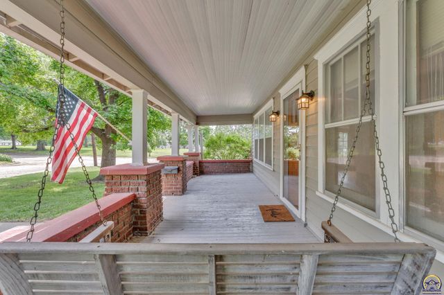 3324 SW Front St, Topeka, KS 66606