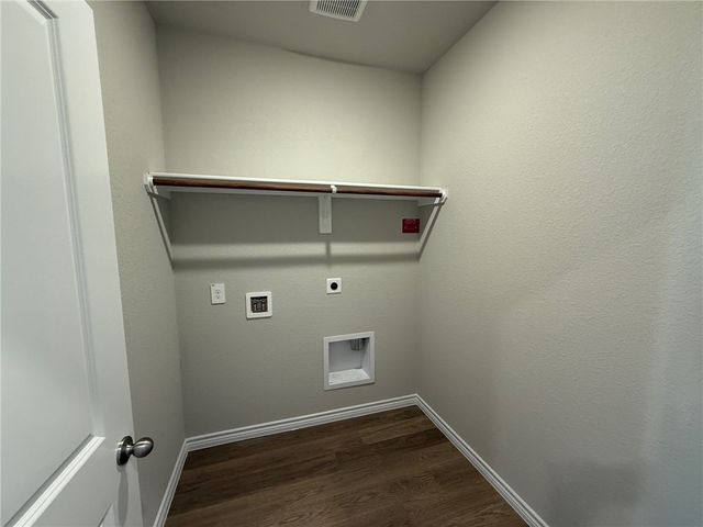 1215 Canton Dr, College Station, TX 77845