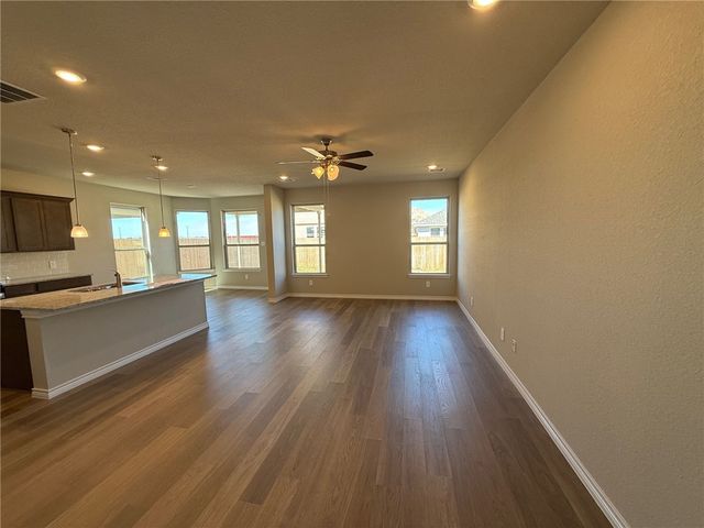 1215 Canton Dr, College Station, TX 77845