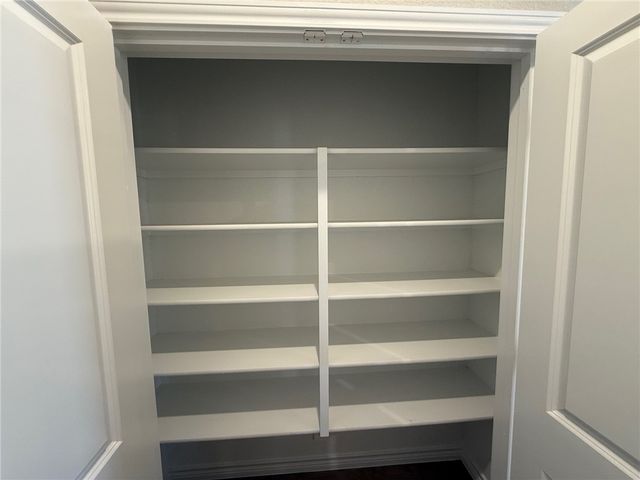 1215 Canton Dr, College Station, TX 77845