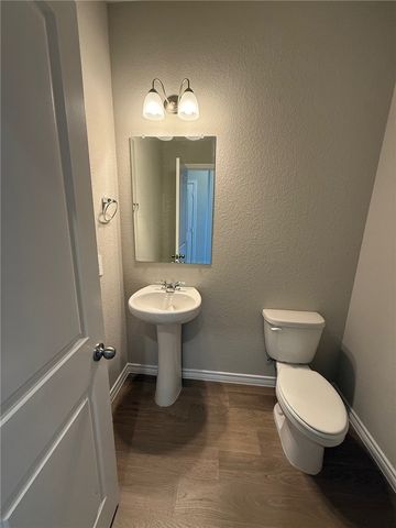 1215 Canton Dr, College Station, TX 77845