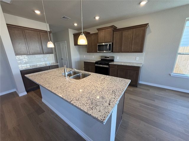 1215 Canton Dr, College Station, TX 77845